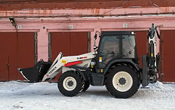 Экскаватор-погрузчик TLB840SM